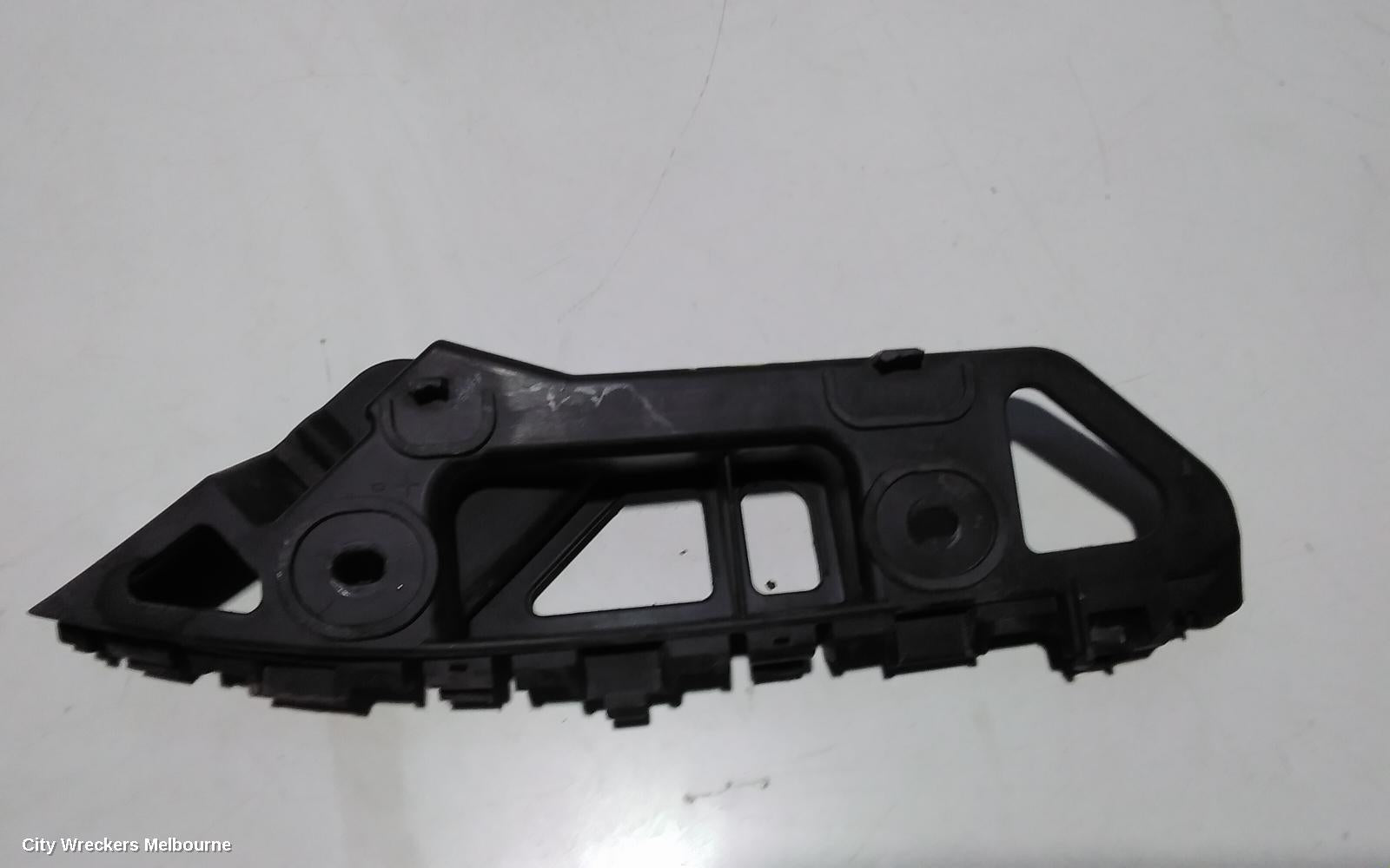 VOLKSWAGEN CADDY, 2K MY11 12/2010 - 11/2015, RHF BAR RETAINER / BRACKET: 91302 - Image 1