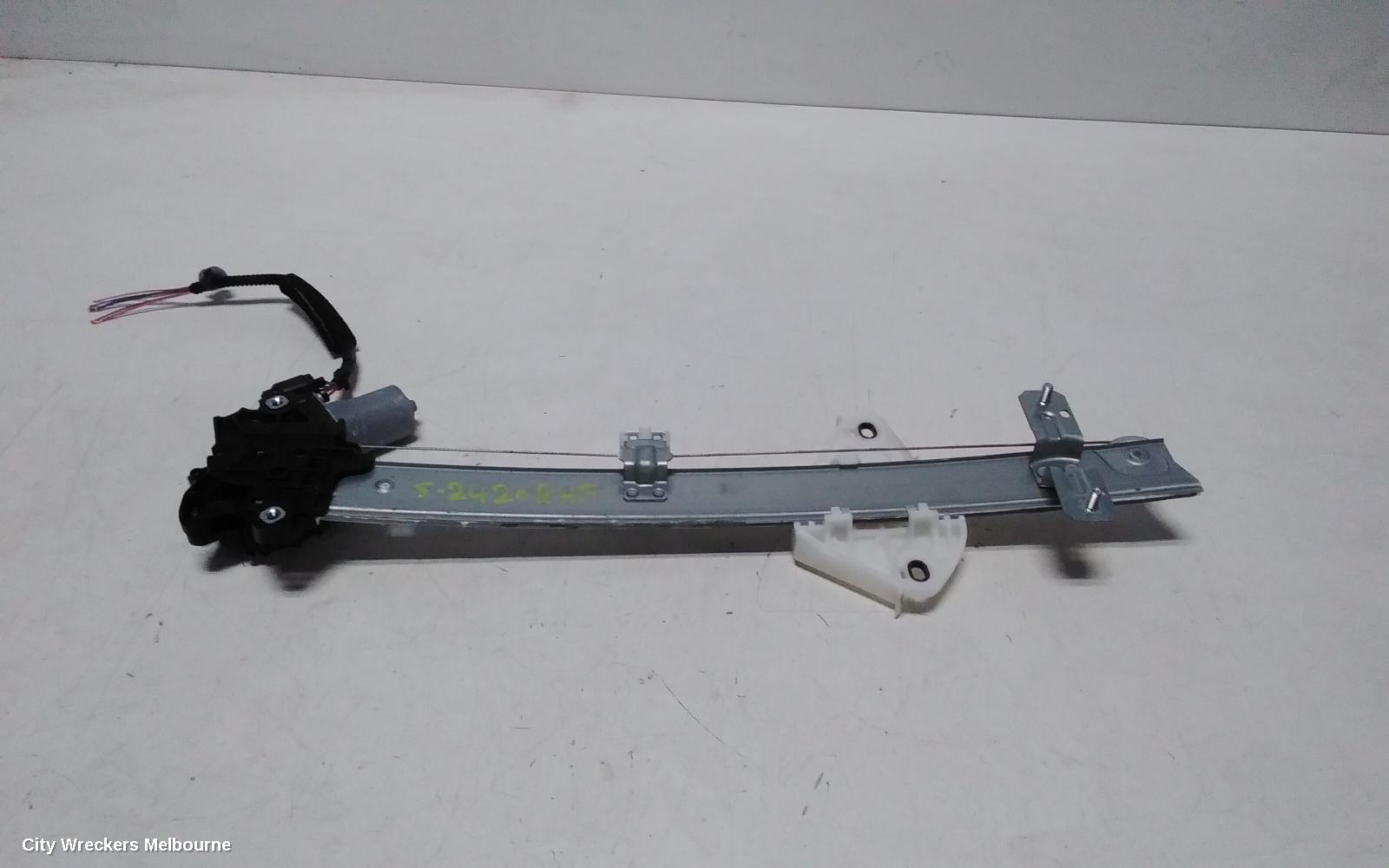 HONDA HRV RIGHT FRONT WINDOW REG/MOTOR, RV, 12/2021 ONWARDS - Image 1