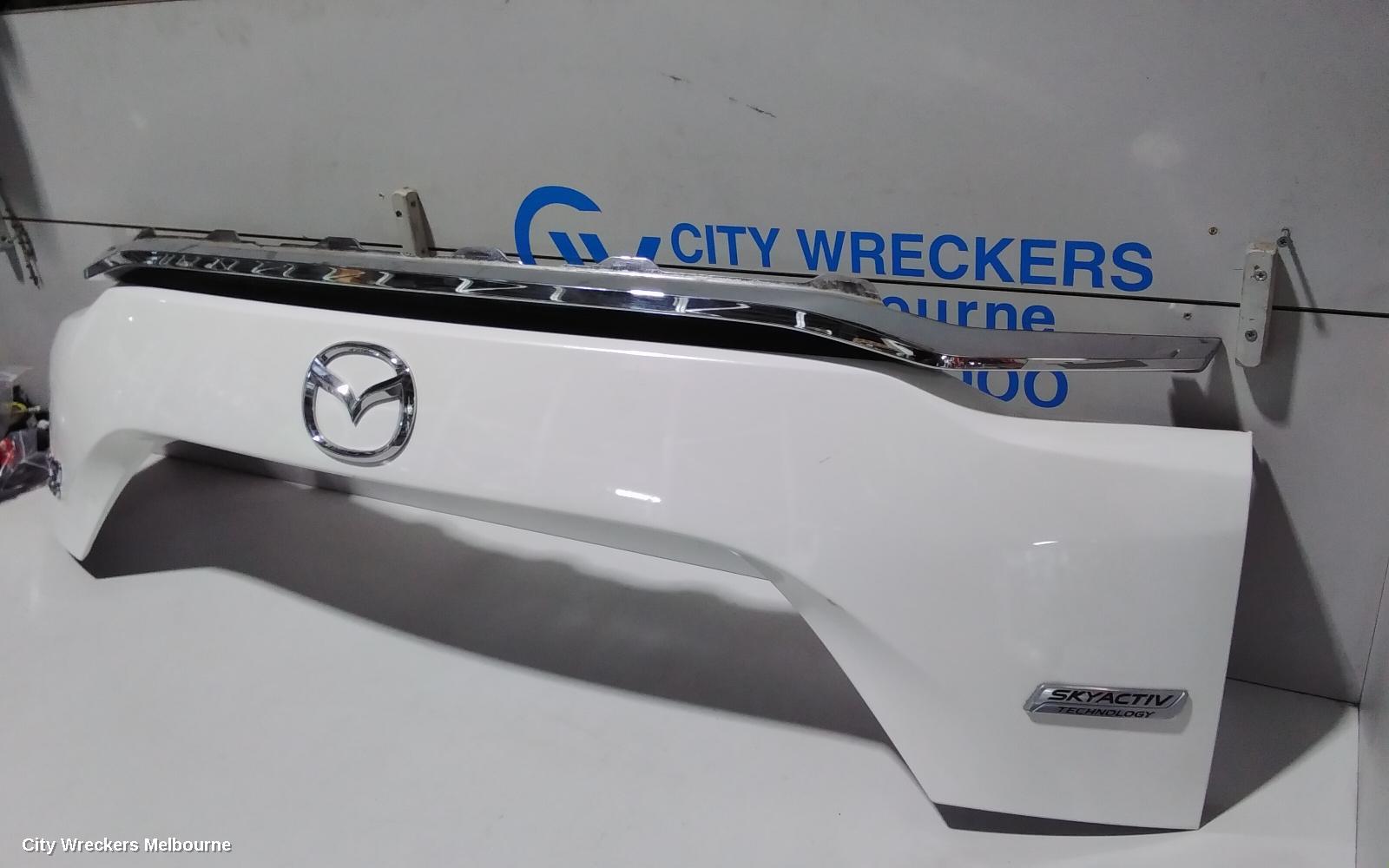 MAZDA CX9 REAR GARNISH, TAILGATE GARNISH-LOWER, COLOUR CODED, TC, 07/2016 ONWARDS - Image 3