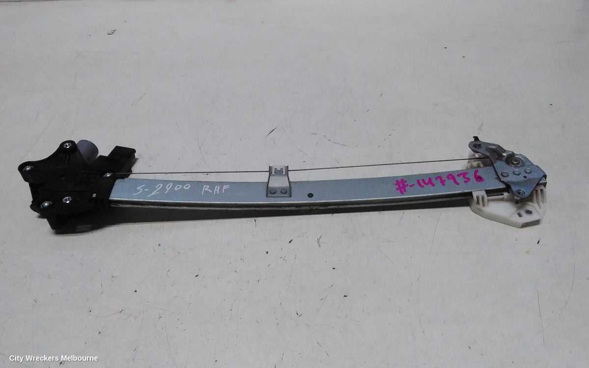 MITSUBISHI OUTLANDER RIGHT FRONT WINDOW REG/MOTOR, DOOR REG ASSY (REG AND MOTOR), ZM, 08/2021 ONWARDS - Image 1