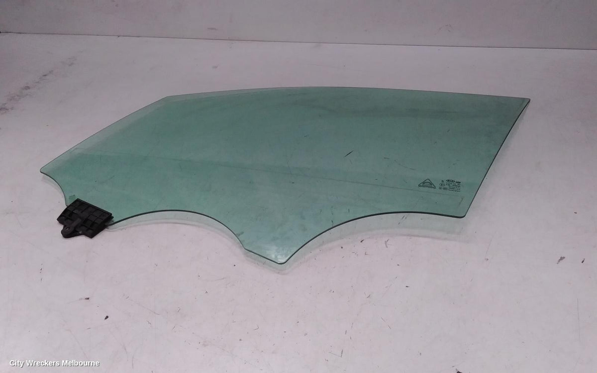 KIA SORENTO LEFT FRONT DOOR WINDOW, MQ4, GREEN TINT TYPE, 02/2020 ONWARDS - Image 1