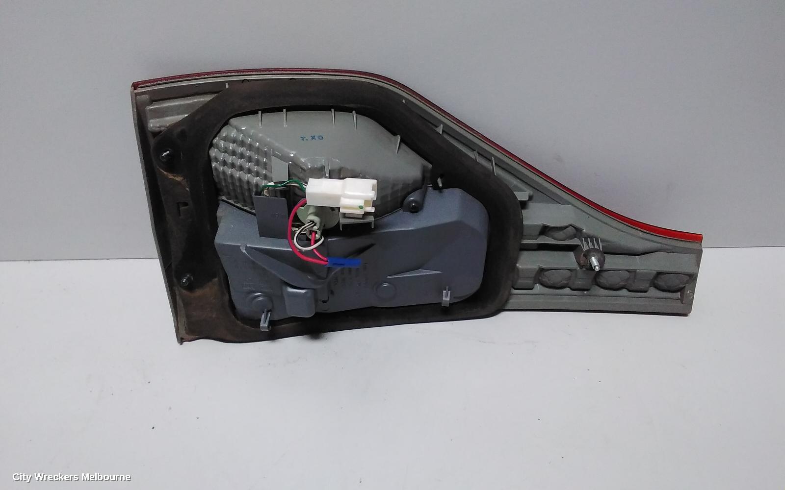 TOYOTA TARAGO REAR GARNISH, TAILGATE LAMP (LH SIDE), ACR50R, 03/2006 - 12/2008 - Image 3