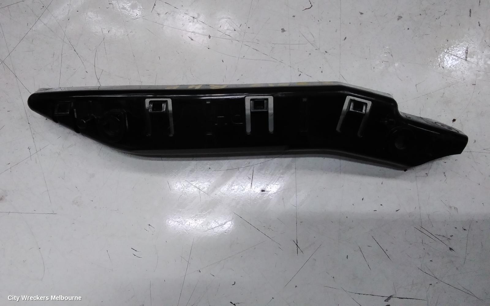 TESLA MODEL Y, 1ST GEN, 03/2022 ONWARDS, RHF BAR BRAKET: 138700 - Image 1