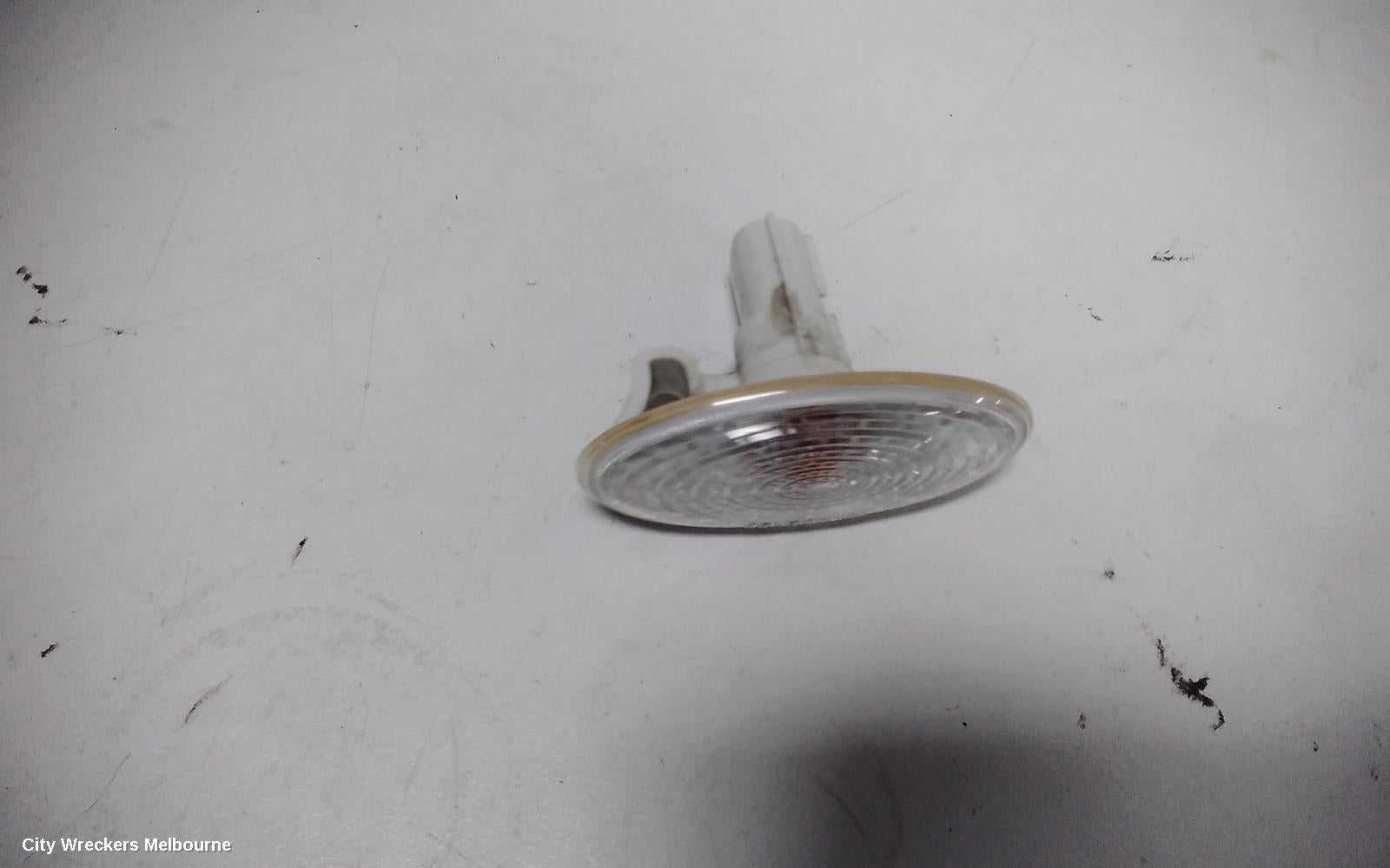 SUBARU XV RIGHT INDICATOR/FOG/SIDE, GUARD FLASHER (REPEATER), G4X-G5X, 08/2011 ONWARDS - Image 2