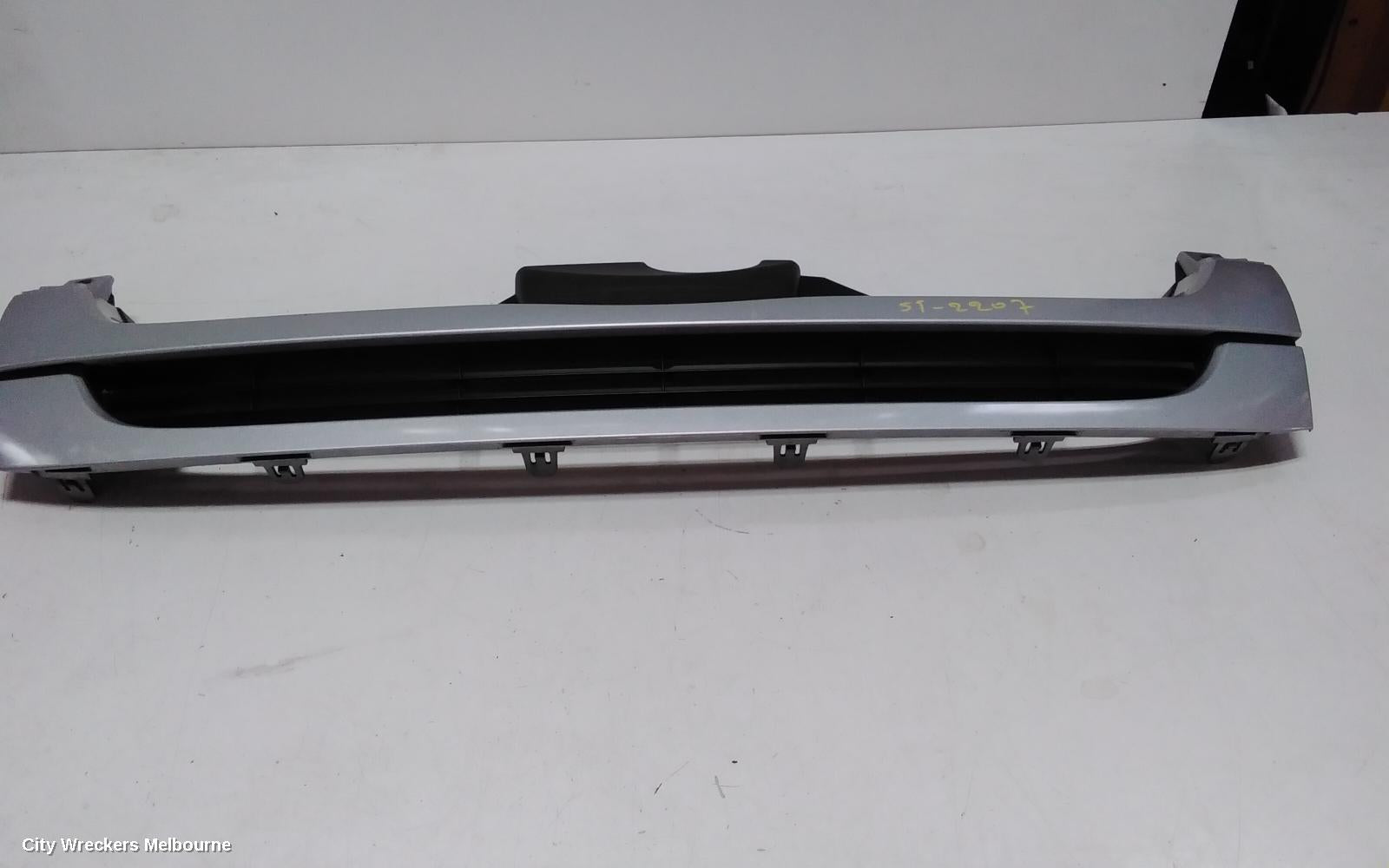 TOYOTA HIACE GRILLE, RADIATOR GRILLE, TRH/KDH, LWB/SWB TYPE, 10/2007 - 08/2010 - Image 1