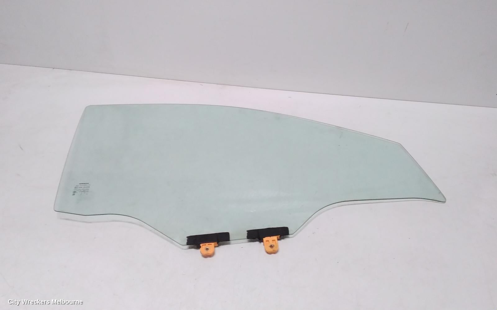NISSAN NAVARA RIGHT FRONT DOOR WINDOW, NP300, LAMINATED, 04/2015 ONWARDS - Image 2