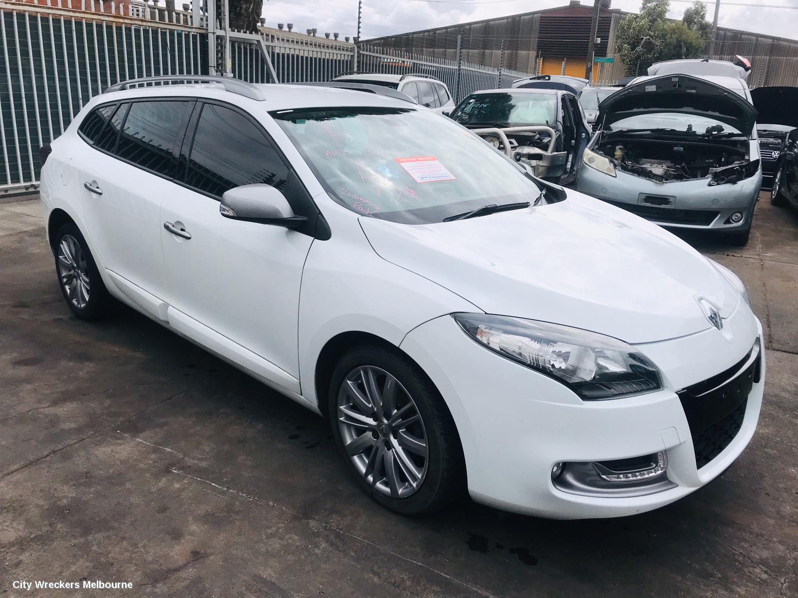 RENAULT MEGANE RIGHT FRONT DOOR, X32/K95, 5DR HATCH/WAGON, 09/2010 - 05/2016 - Image 3