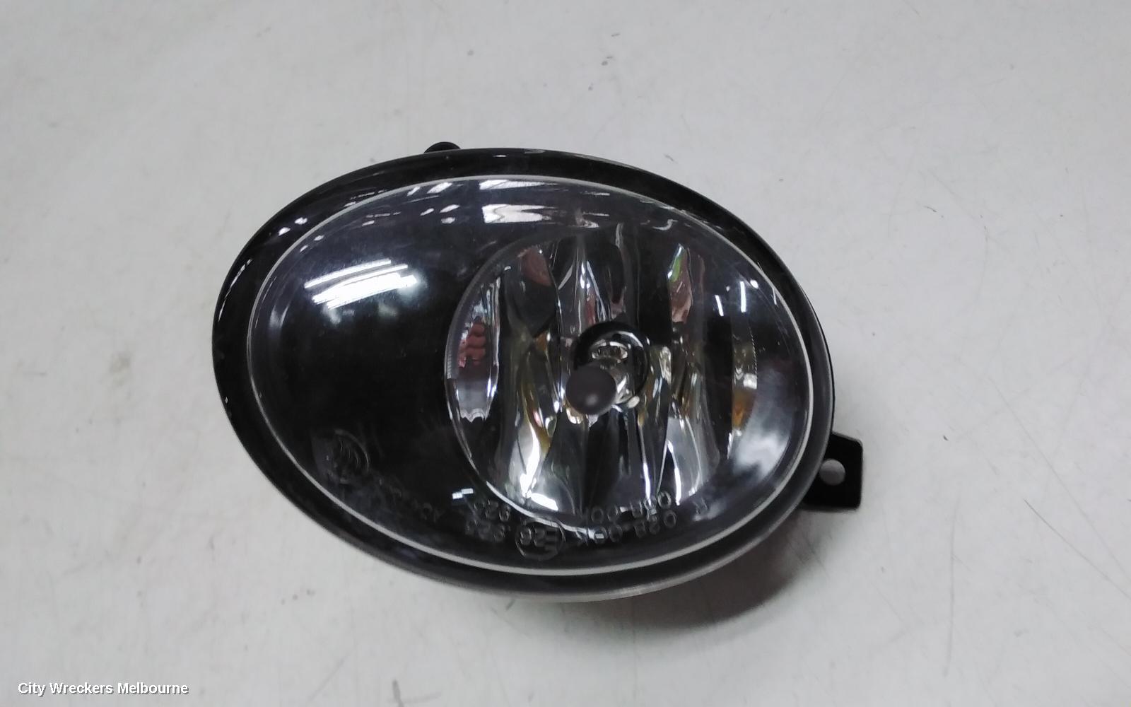 VOLKSWAGEN AMAROK RIGHT INDICATOR/FOG/SIDE, BUMPER FOGLAMP, 2H, 10/2010 - 06/2016 - Image 2