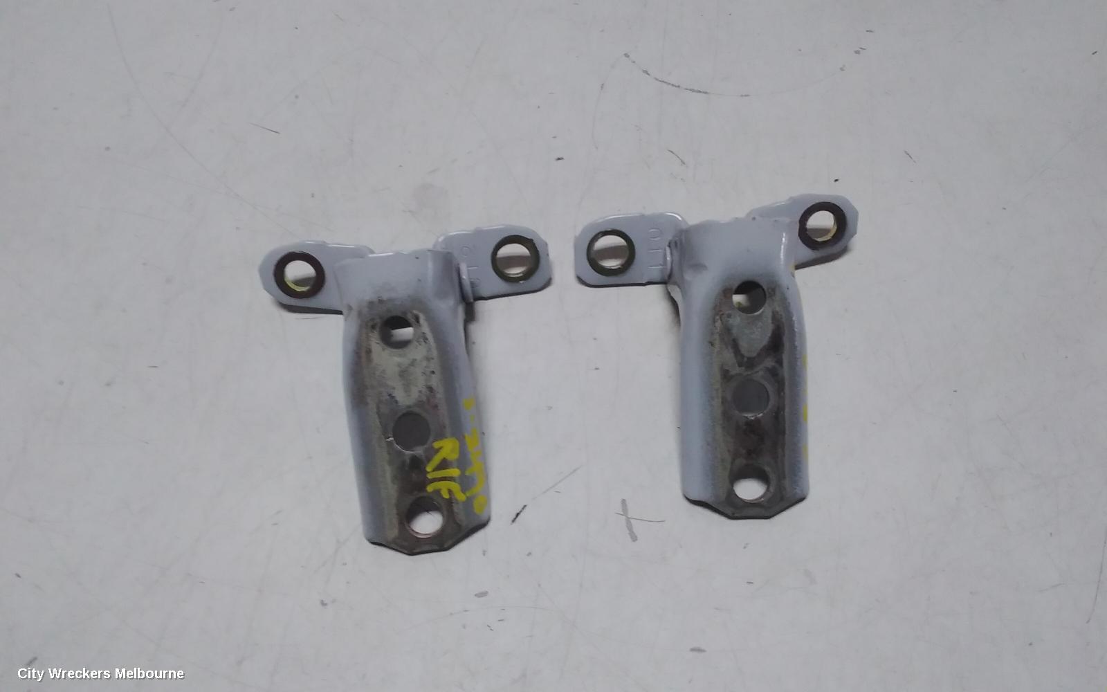 MITSUBISHI PAJERO DOOR HINGE/RUNNER, QE, PAJERO SPORT, 10/2015 ONWARDS - Image 3