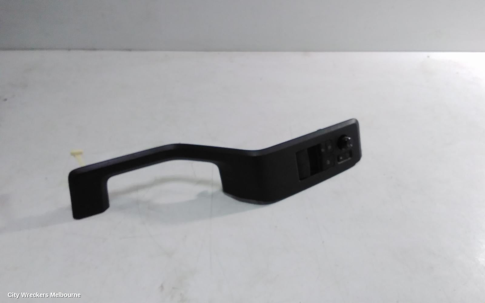 TOYOTA HIACE PWR DR WIND SWITCH, RH FRONT (MASTER SWITCH), 300 SERIES, 04/2019 ONWARDS - Image 1