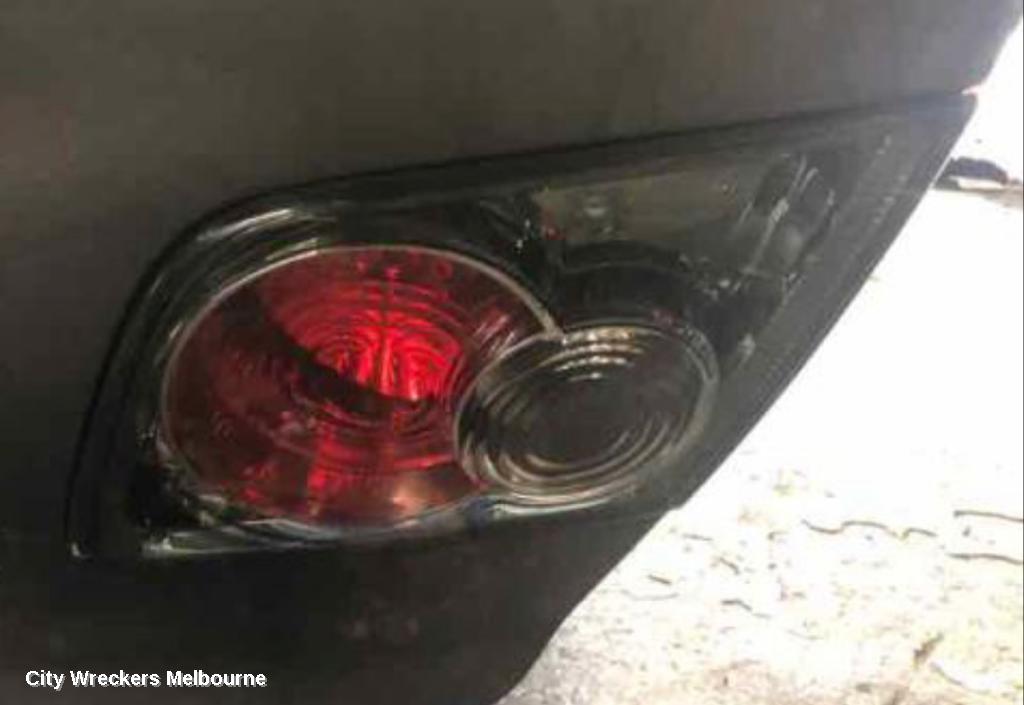 MAZDA 6 REAR GARNISH, TAILGATE LAMP (RH SIDE), GG/GY, HATCH, 08/2005 - 01/2008 - Image 1