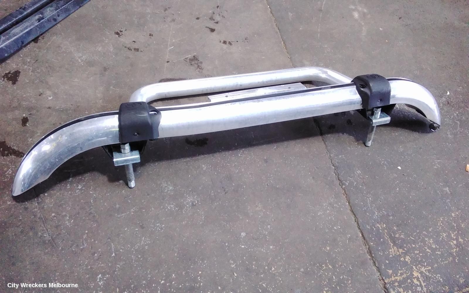 TOYOTA HIACE FRONT BUMPER, NUDGE BAR, TRH/KDH, 08/2010 - 03/2014 - Image 3