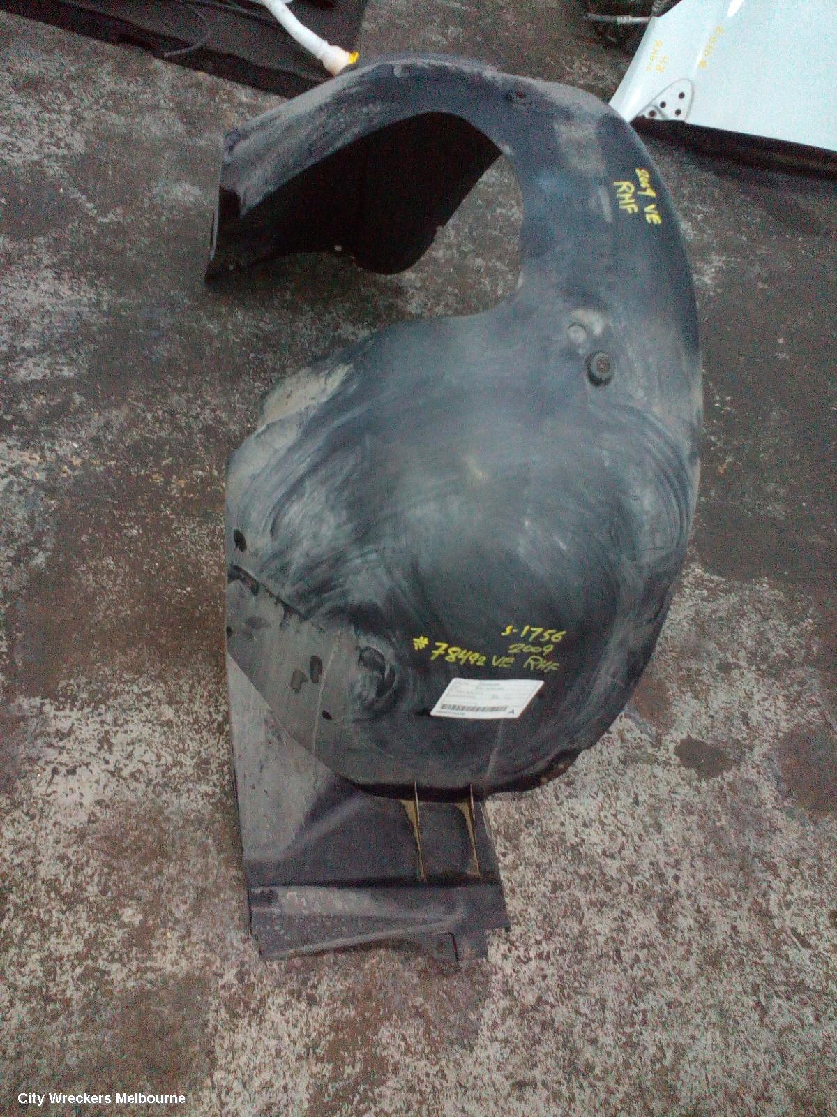 HOLDEN COMMODORE RIGHT GUARD LINER, VE, FRONT, 08/2006 - 04/2013 - Image 2