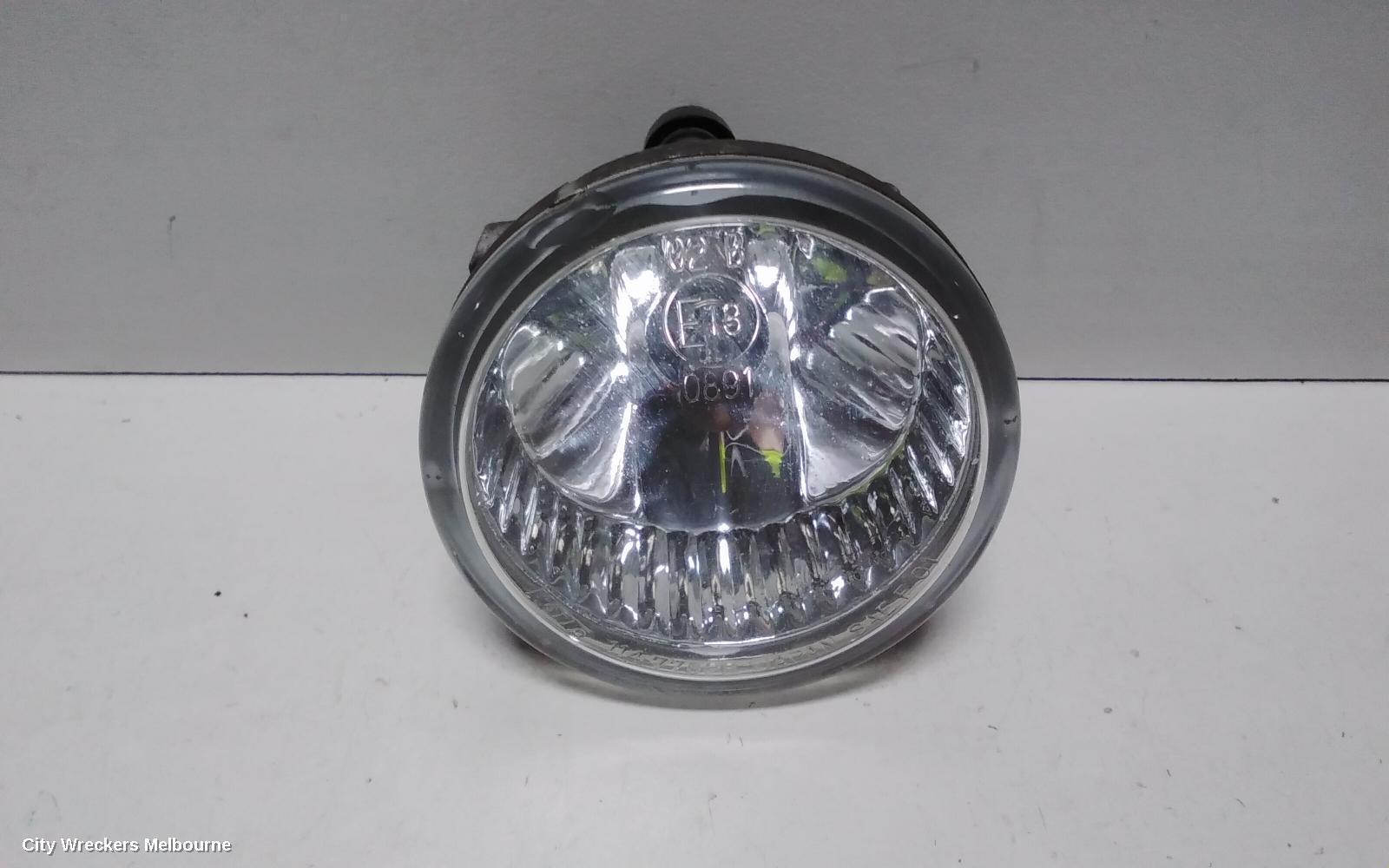 TOYOTA KLUGER RIGHT INDICATOR/FOG/SIDE, BUMPER FOGLAMP, MCU28R, 01/2001 - 04/2007 - Image 2