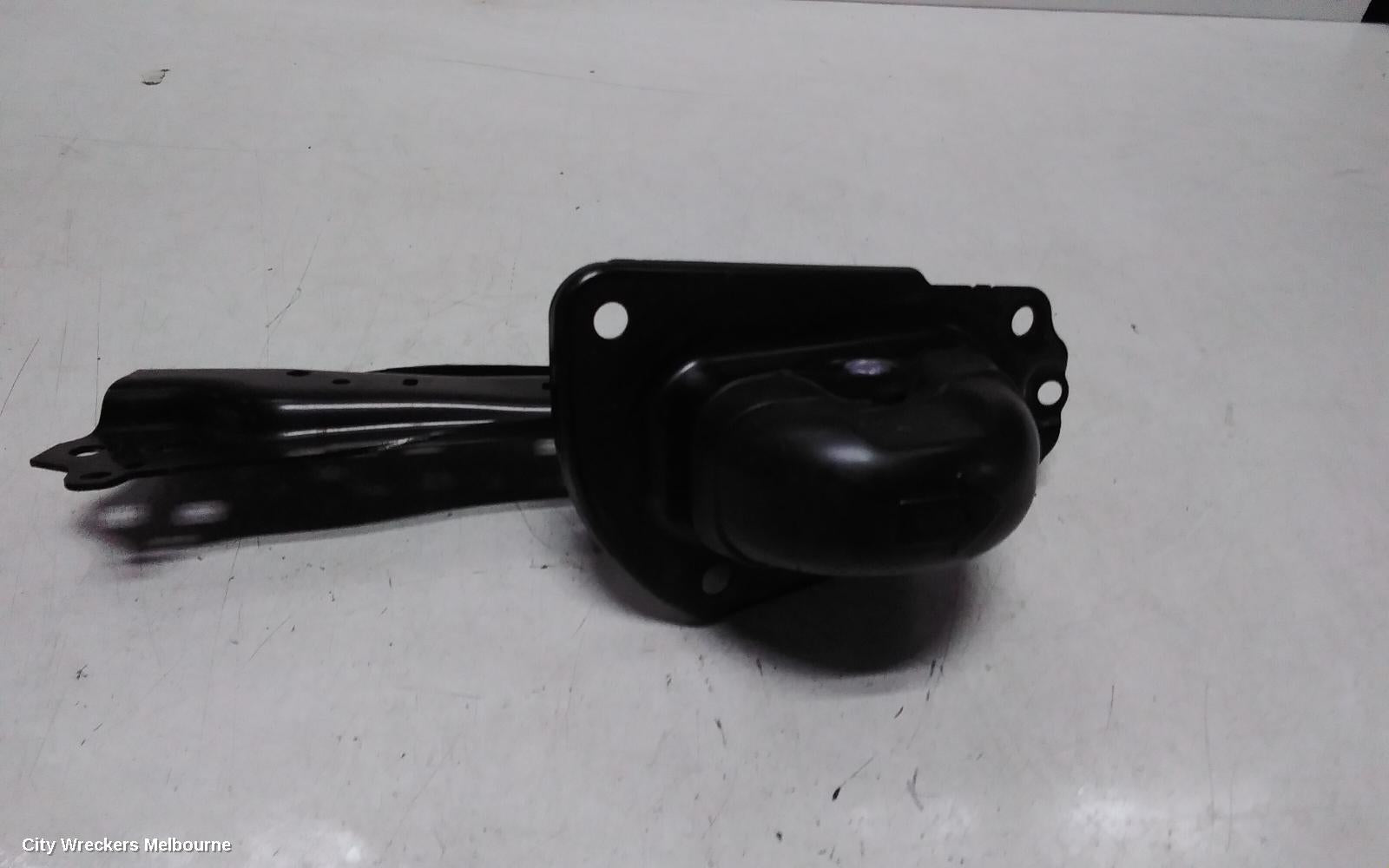 TOYOTA CAMRY RIGHT REAR TRAILING ARM, TRAILING ARM, XV70, 09/2017 - 05/2024 - Image 2