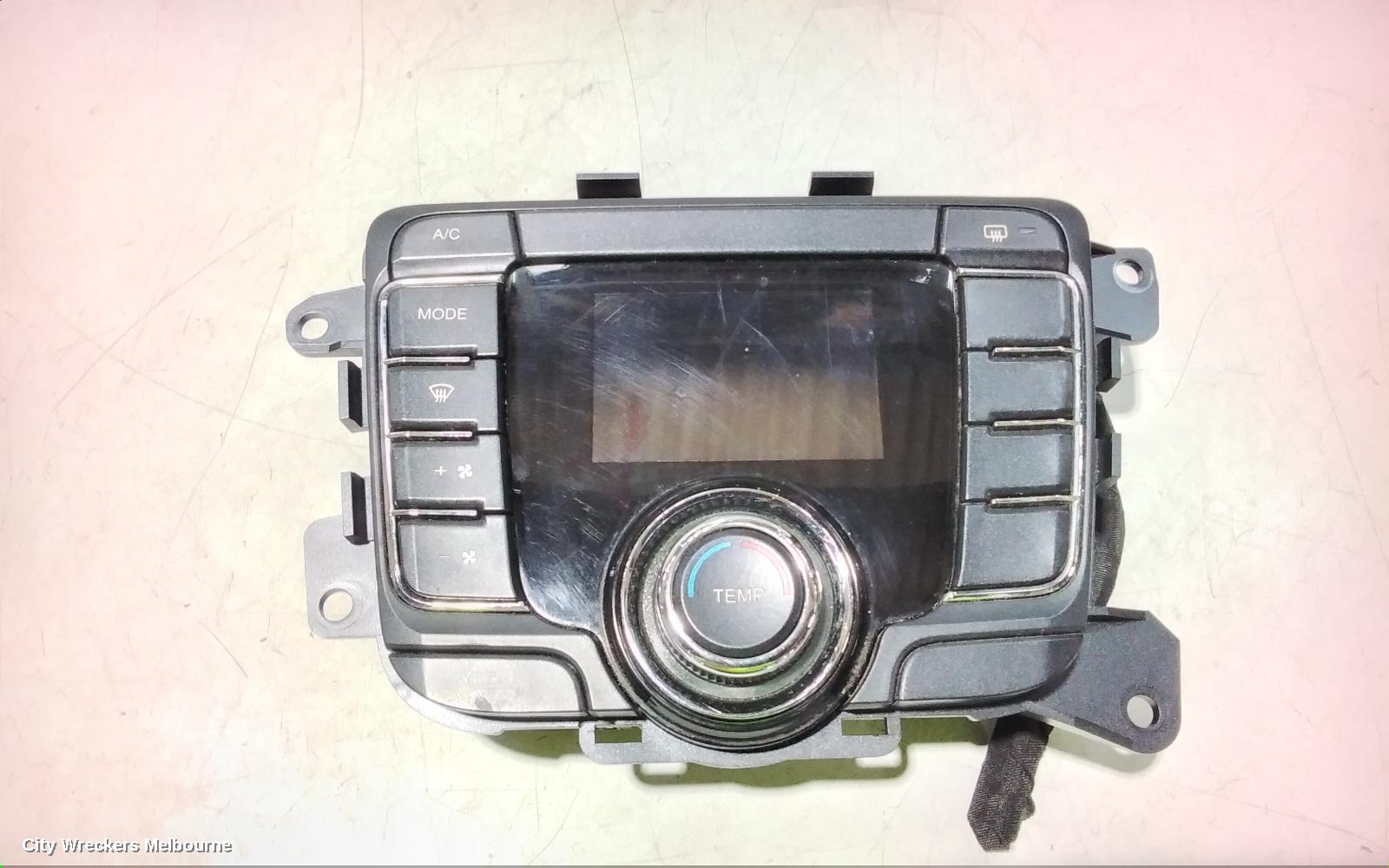 LDV G10 HEATER/AC CONTROLS, (G10+) SV7C, CLIMATE CONTROL, NON REAR CONTROL BUTTON TYPE, VAN, 04/2015 ONWARDS - Image 3