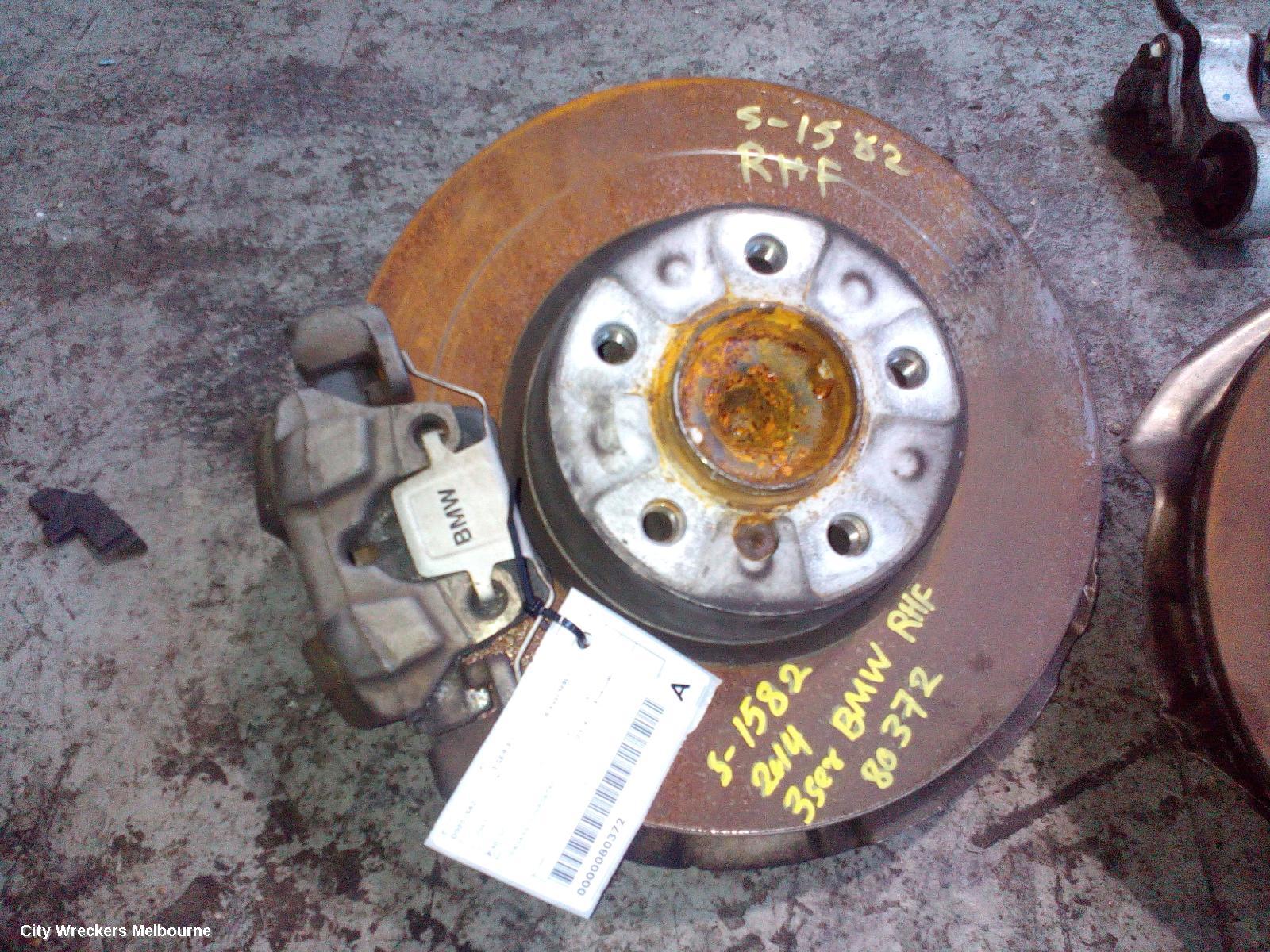 BMW 3 SERIES RIGHT FRONT HUB ASSEMBLY, F30/F31, SEDAN/WAGON, NON M SPORT TYPE, NON ADAPTIVE SUPENSION, 300X22MM, 11/2011 - 02/2019 - Image 1