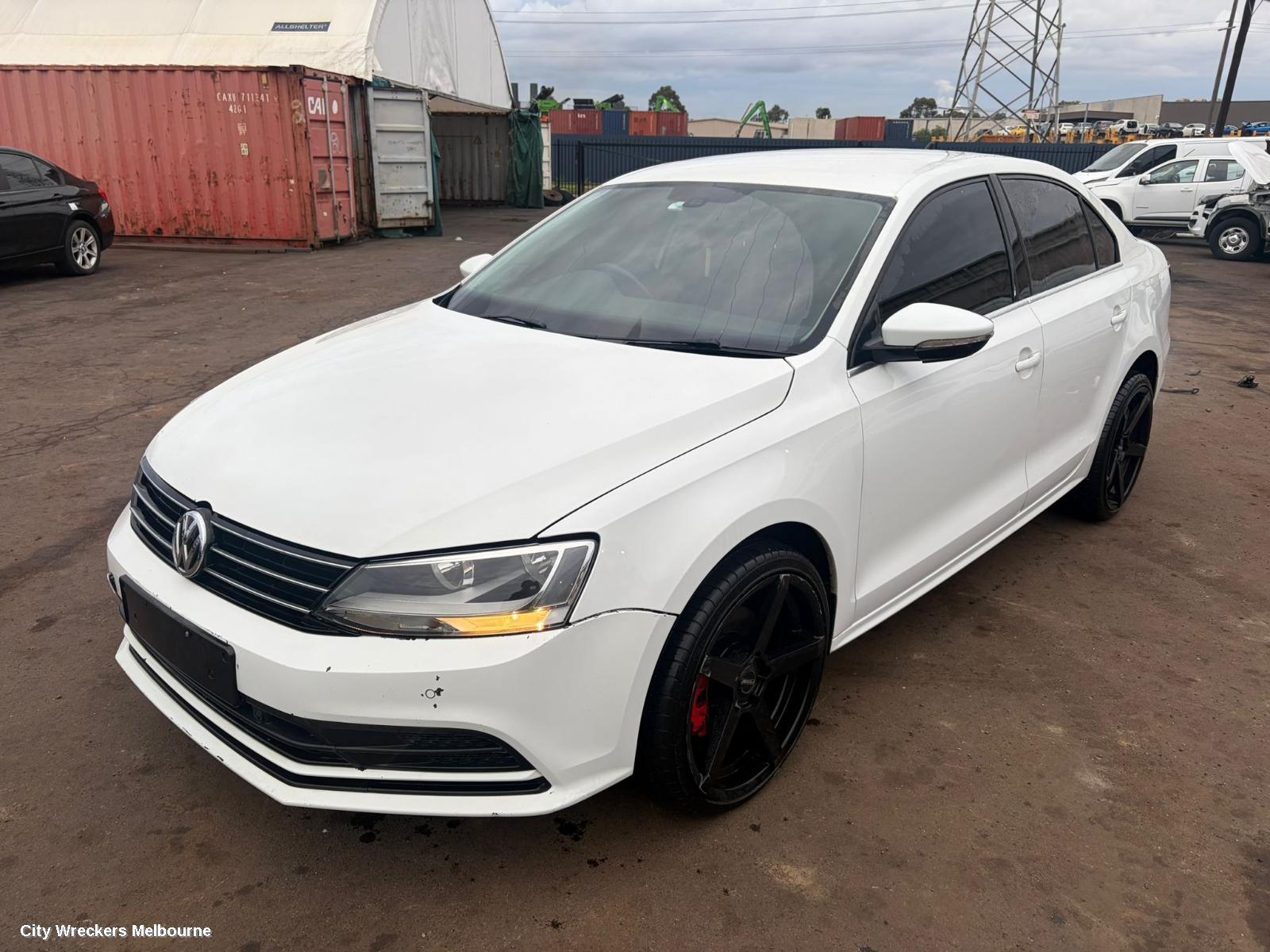 VOLKSWAGEN JETTA LEFT TAILLIGHT, 1B, IN BODY, W/ LED TYPE, 11/2014 - 12/2017 - Image 2