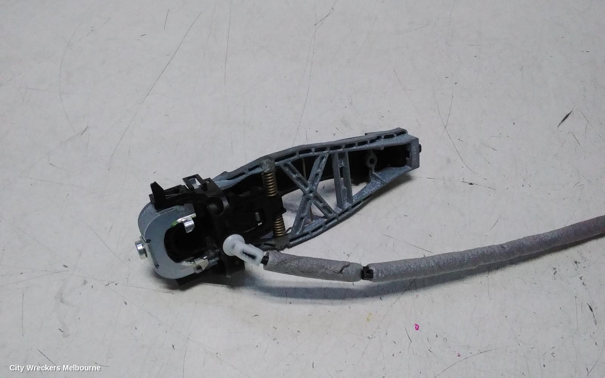 VOLKSWAGEN TRANSPORTER DOOR HANDLE, T5, RH FRONT, OUTER, 08/2004 - 06/2015 - Image 3