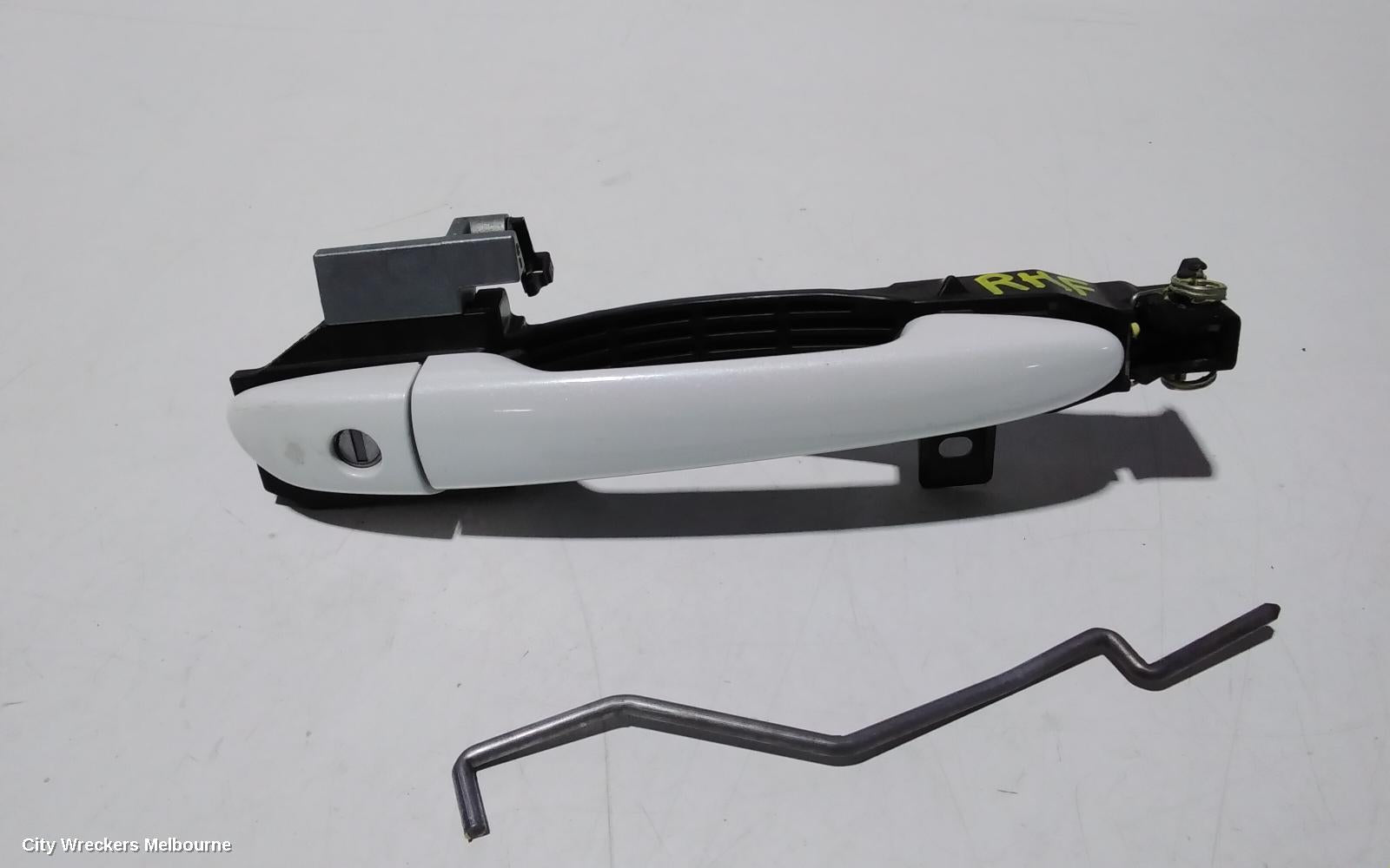 MAZDA CX9 DOOR HANDLE, OUTER, RH FRONT, NON SMART KEYLESS TYPE, 07/2016 ONWARDS - Image 1