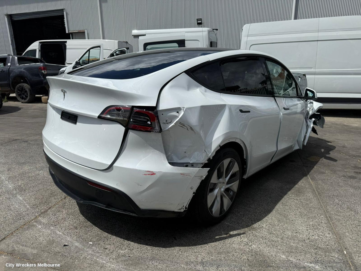TESLA MODEL Y LEFT FRONT HUB ASSEMBLY, 1ST GEN, RWD, SINGLE MOTOR TYPE, 03/2022 ONWARDS - Image 3
