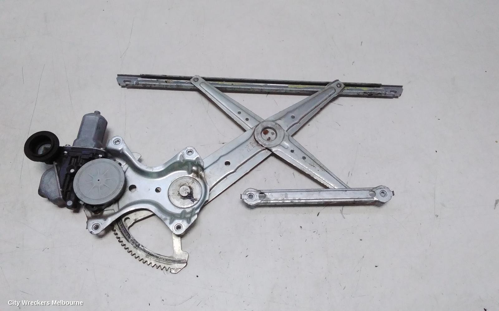 TOYOTA COROLLA RIGHT FRONT WINDOW REG/MOTOR, ZRE182R, HATCH, 08/2012 - 12/2013 - Image 1