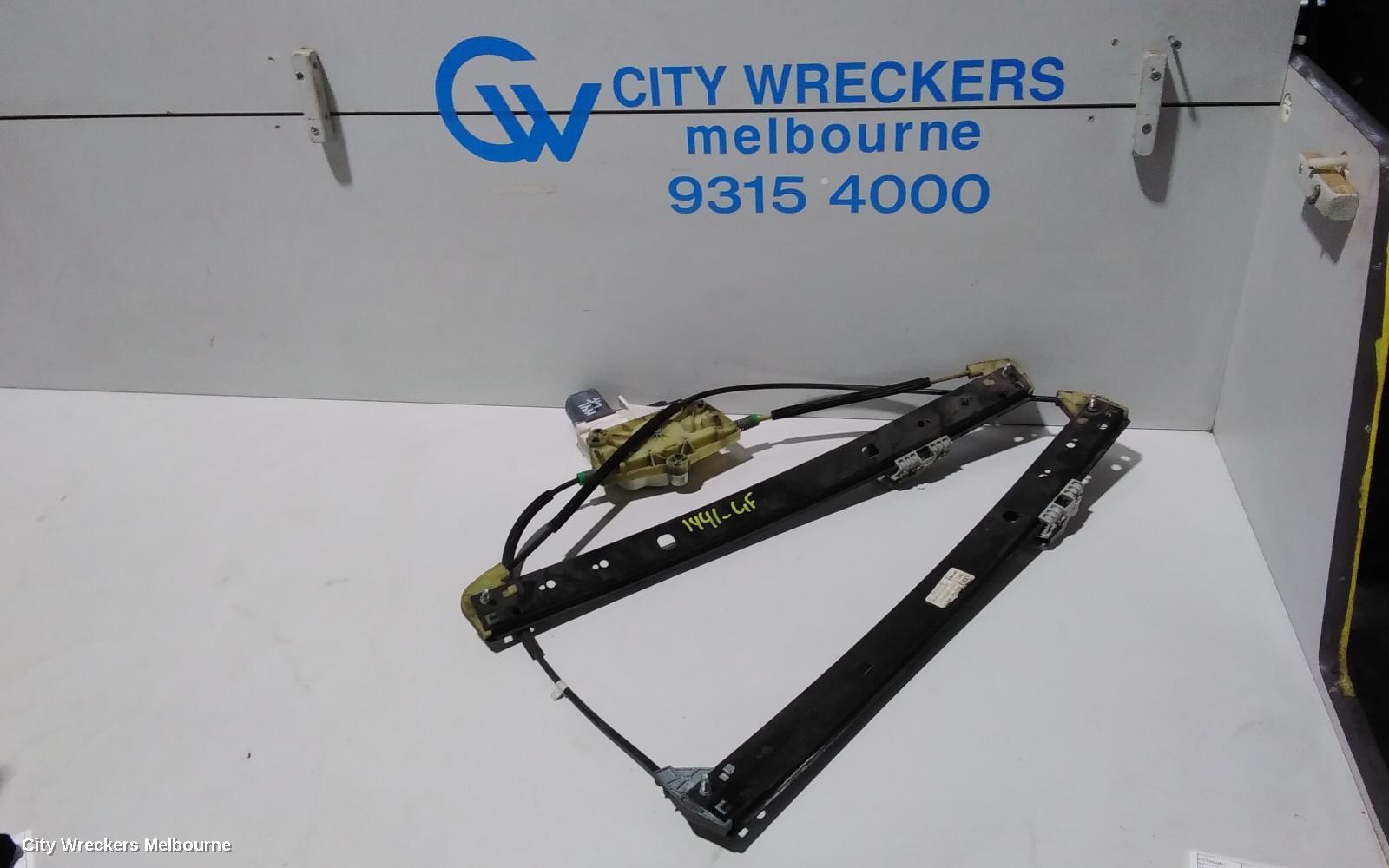 AUDI Q7 LEFT FRONT WINDOW REG/MOTOR, 4L, 09/2006 - 08/2015 - Image 1