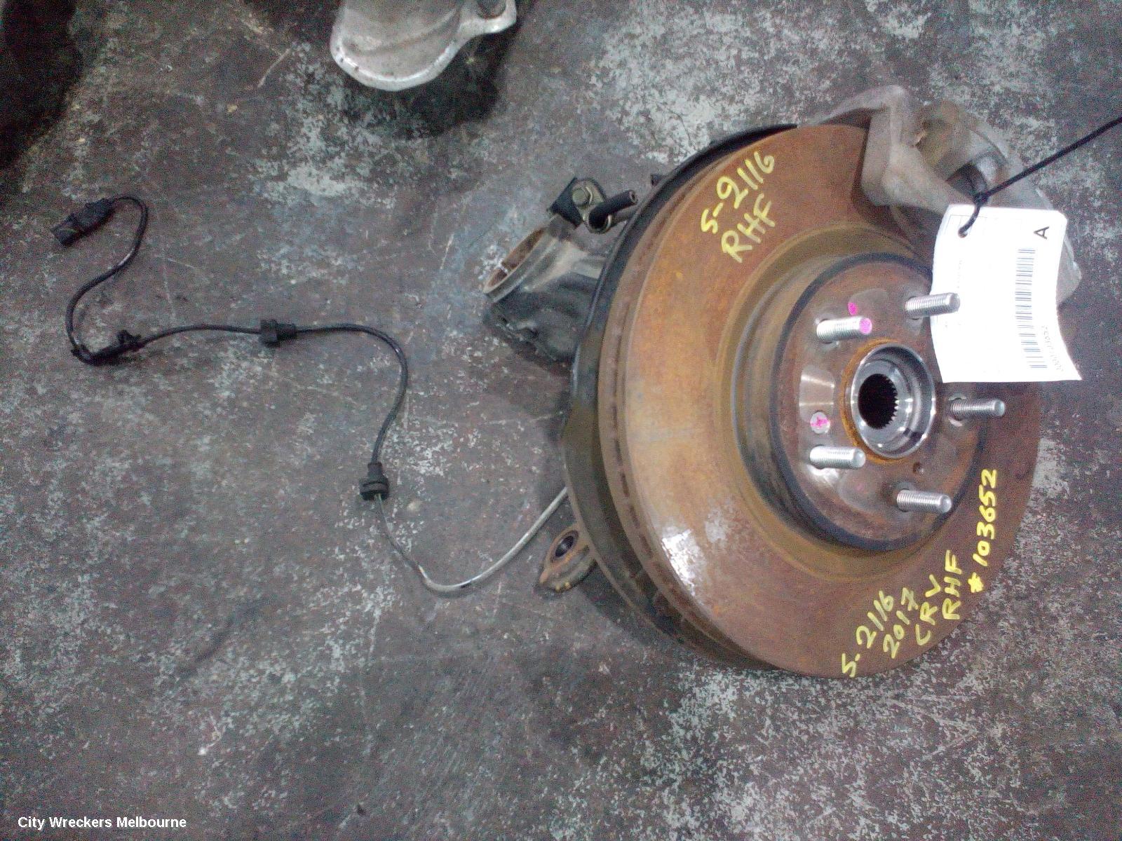 HONDA CRV RIGHT FRONT HUB ASSEMBLY, RW, 05/2017 - 08/2023 - Image 2