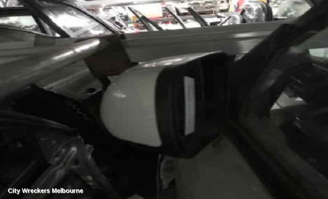 SUZUKI VITARA LEFT DOOR MIRROR, GRAND VITARA, JB-JT, NON INDICATOR TYPE, 04/2005 - 12/2018 - Image 1