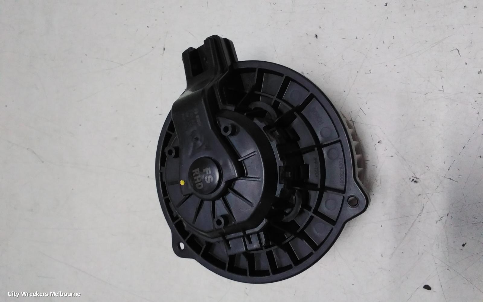 HYUNDAI VELOSTER HEATER FAN MOTOR, FS, 10/2011 - 02/2018 - Image 2