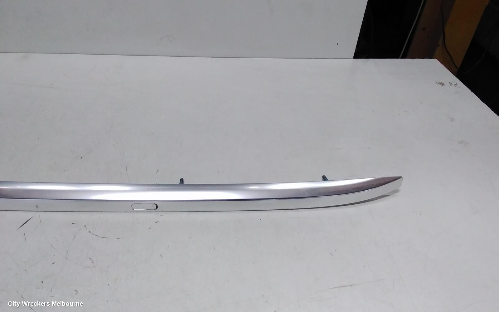 AUDI Q7 ROOF RAIL - Image 2