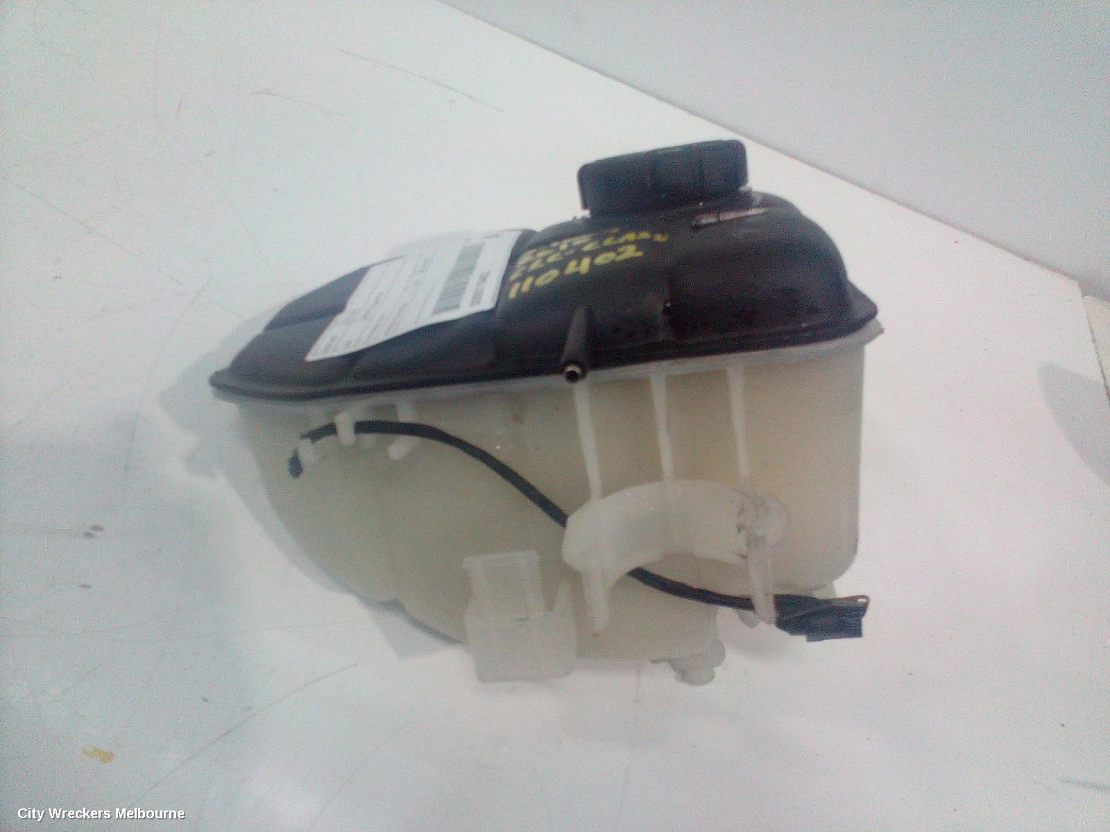 MERCEDES CLC CLASS OVERFLOW BOTTLE, CL203 08/2008 - 03/2011 - Image 2