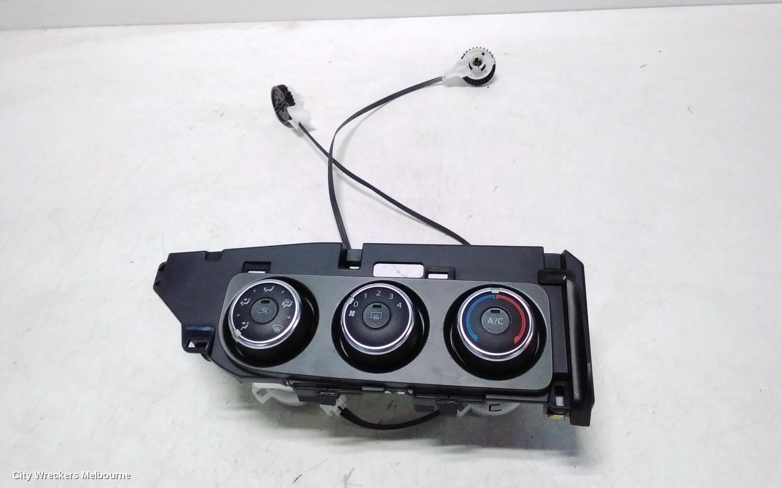 TOYOTA COROLLA HEATER/AC CONTROLS, ZRE182R, STANDARD TYPE, 10/2012 - 06/2018 - Image 2
