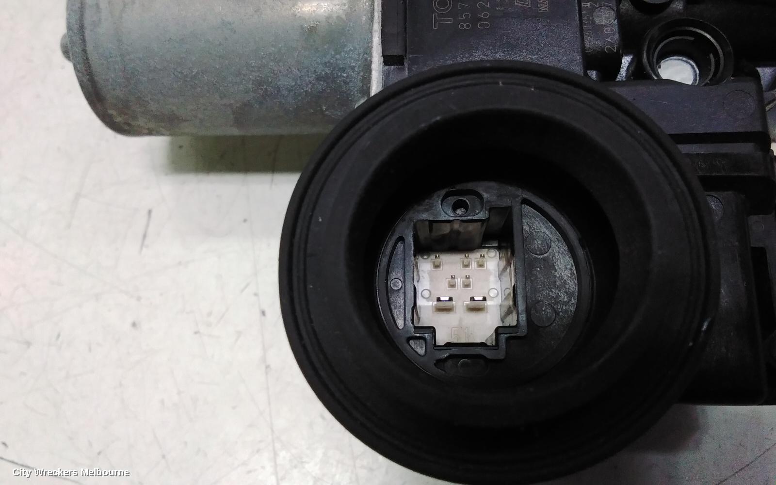 TOYOTA HIACE RIGHT FRONT WINDOW REG/MOTOR, DOOR REG ASSY (REG AND MOTOR), 300 SERIES, 02/2019 ONWARDS - Image 2