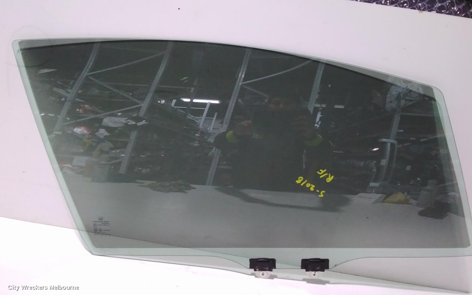 HONDA JAZZ RIGHT FRONT DOOR WINDOW, GK/GF, 07/2014 - 12/2020 - Image 2