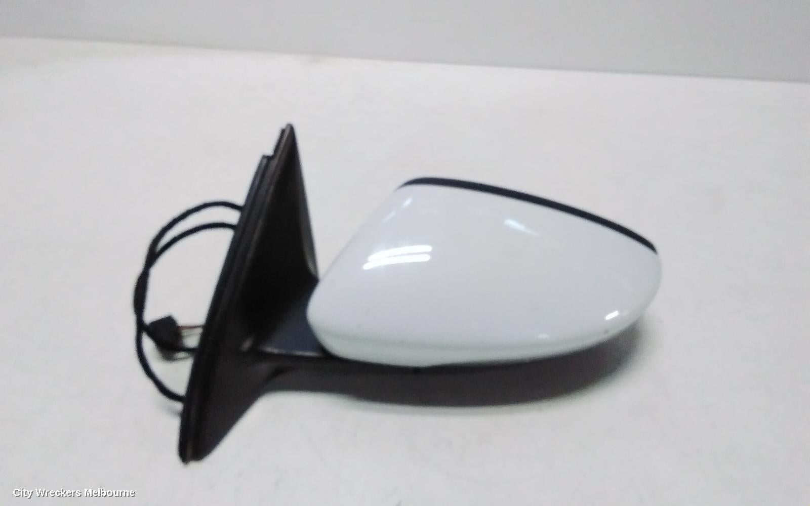 VOLKSWAGEN JETTA LEFT DOOR MIRROR, 1B, MANUAL FOLD, NON MEMORY TYPE (6XN CODE), 02/2011 - 12/2017 - Image 1