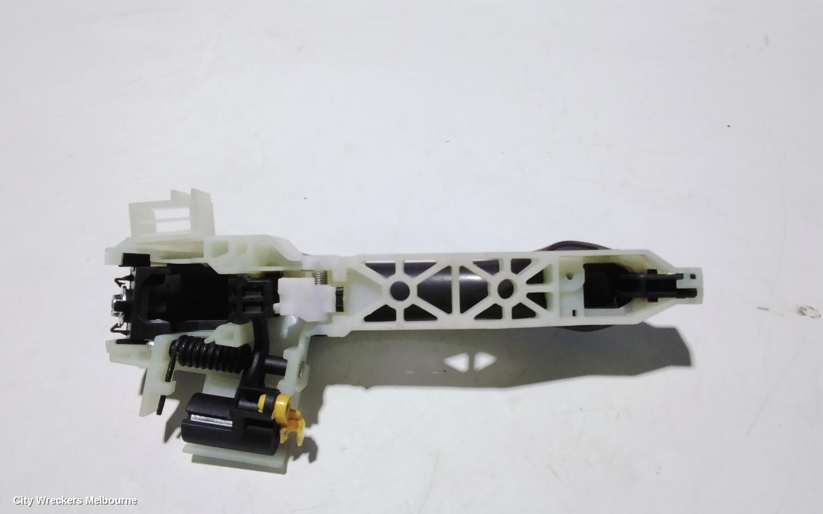 HYUNDAI SANTA FE DOOR HANDLE, OUTER, RH REAR, COLOUR CODED, NON KEYLESS BUTTON TYPE, DM, 06/2012 - 02/2018 - Image 3