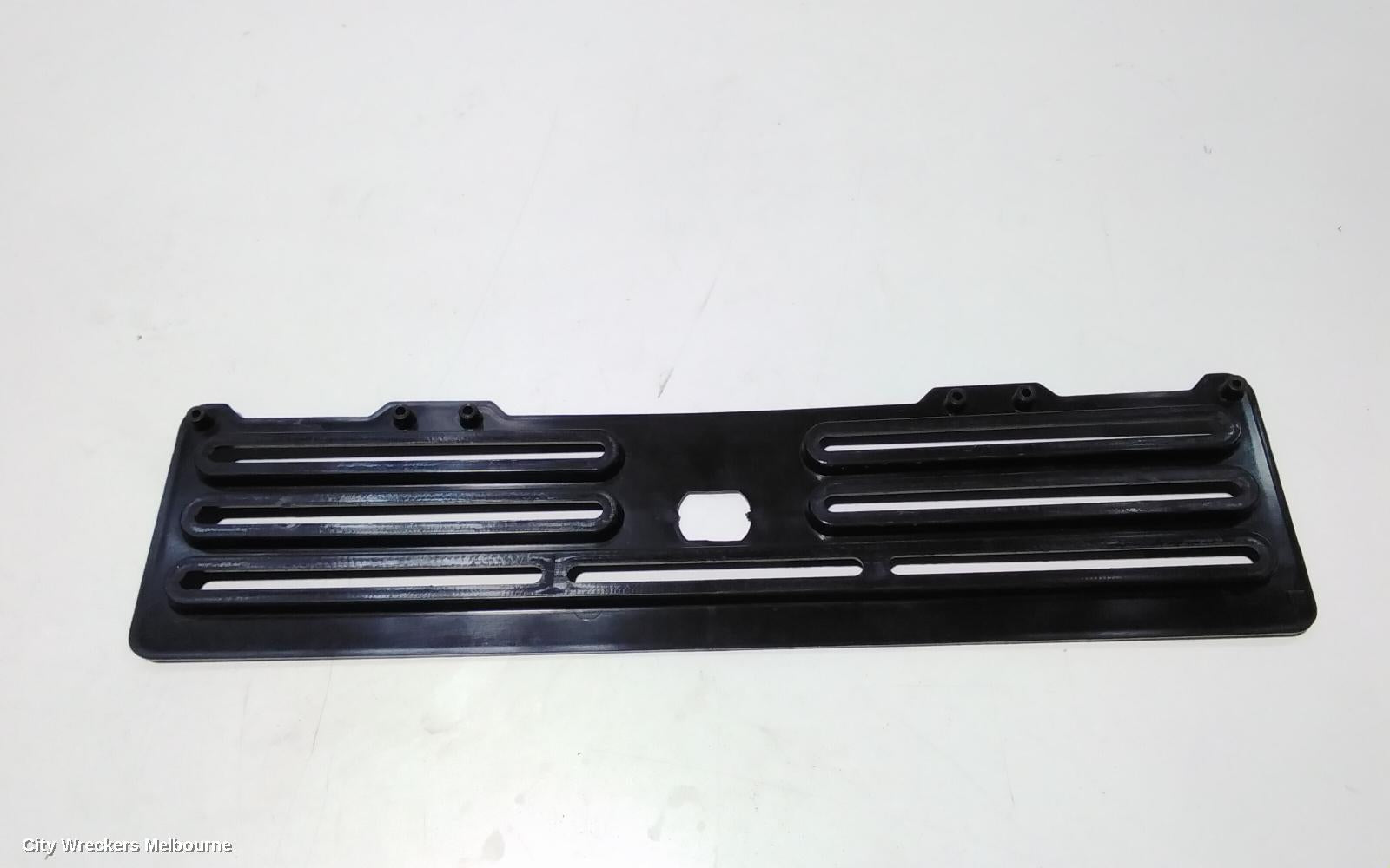 VOLKSWAGEN TIGUAN, 5NA, 06/2016 - 02/2024, NUMBER PLATE HOLDER: 86658 - Image 2
