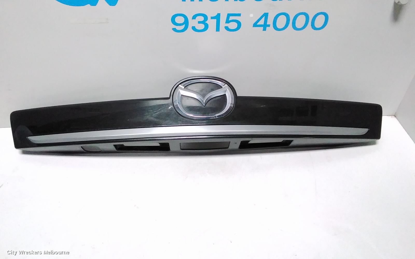 MAZDA CX9 REAR GARNISH, TAILGATE GARNISH (CENTRE), TB, 06/2009 - 10/2012 - Image 2
