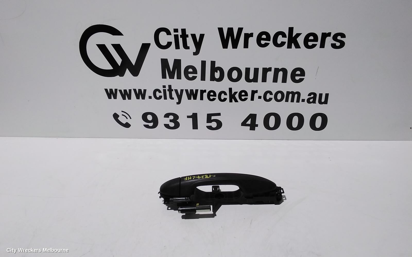 TOYOTA HILUX DOOR HANDLE, OUTER, LH FRONT, COLOUR CODED, NON KEYLESS ENTRY TYPE, 09/2015 ONWARDS - Image 1