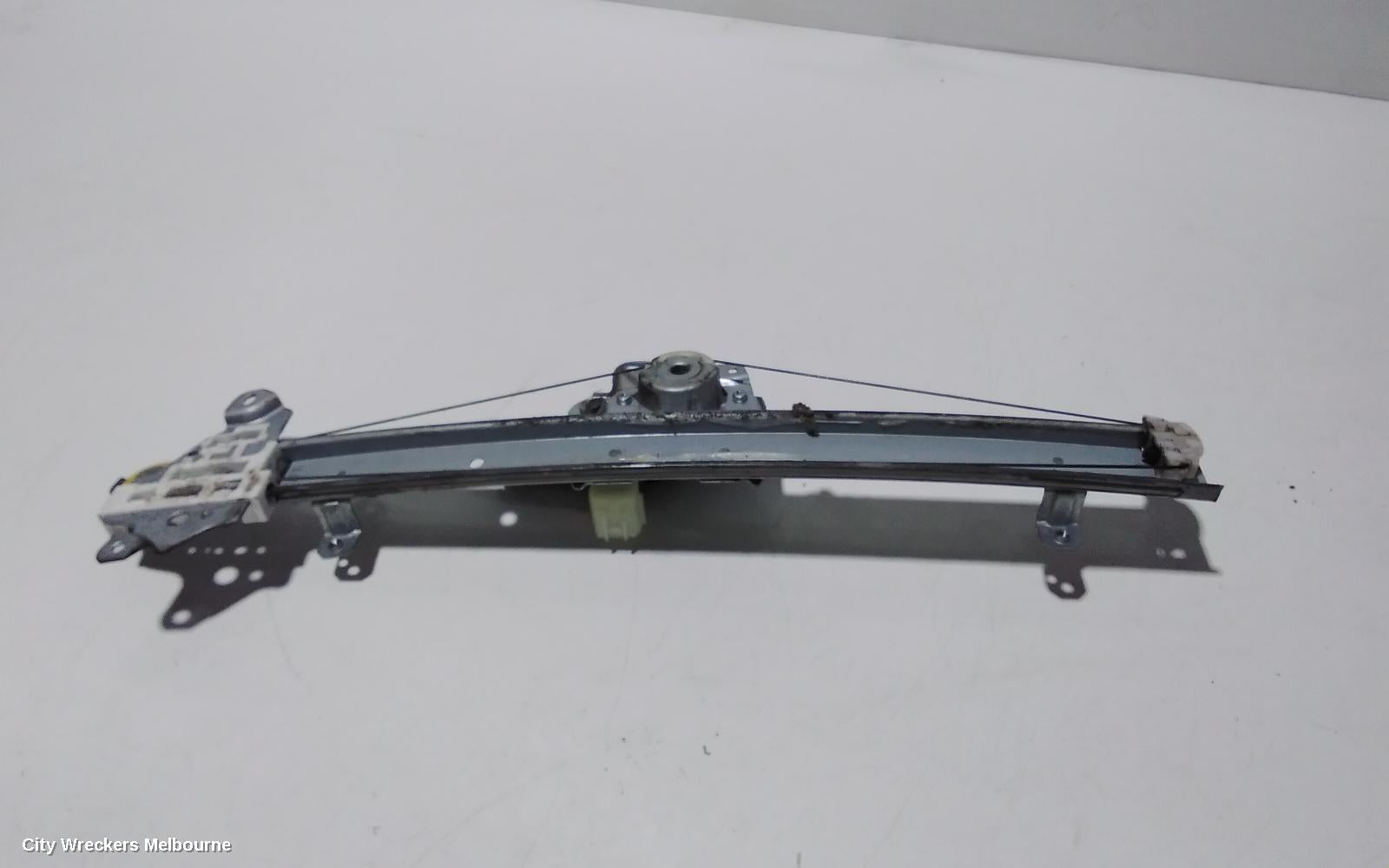 NISSAN XTRAIL RIGHT FRONT WINDOW REG/MOTOR, T32, 02/2014 ONWARDS - Image 3