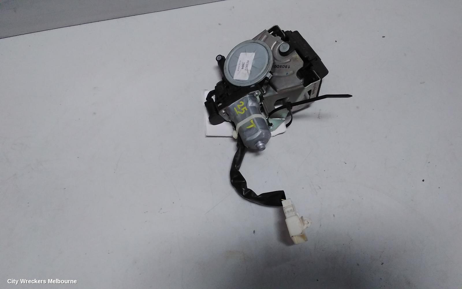 TOYOTA KLUGER DOOR/BOOT/GATE LOCK, TAILGATE LOCK, GRANDE TYPE, GSU40-GSU45, 05/2007 - 02/2014 - Image 2