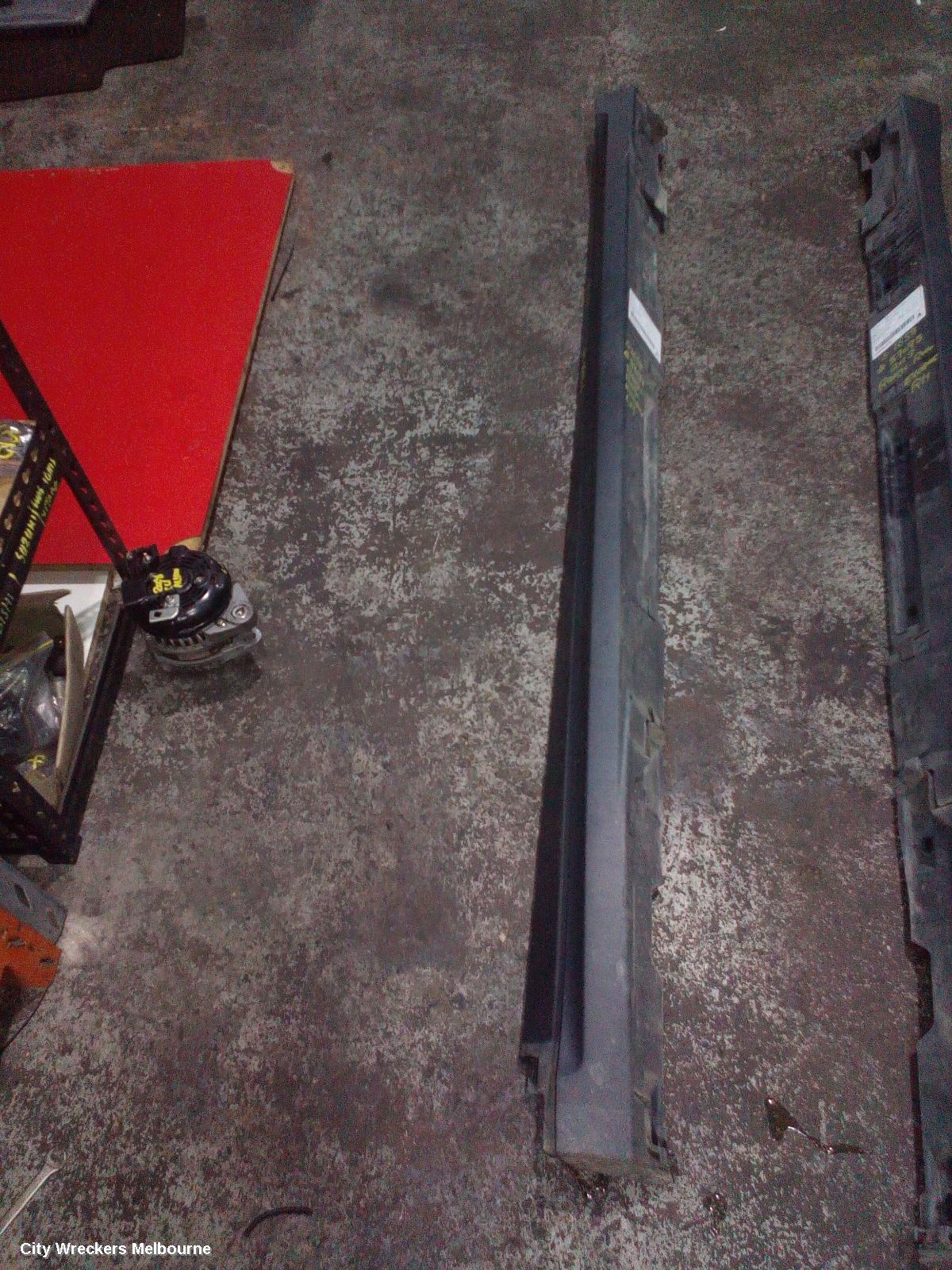LAND ROVER RANGEROVER EVOQUE SIDE STEP/SKIRT, L538, LH SIDE, 11/2011 - 01/2019 - Image 1