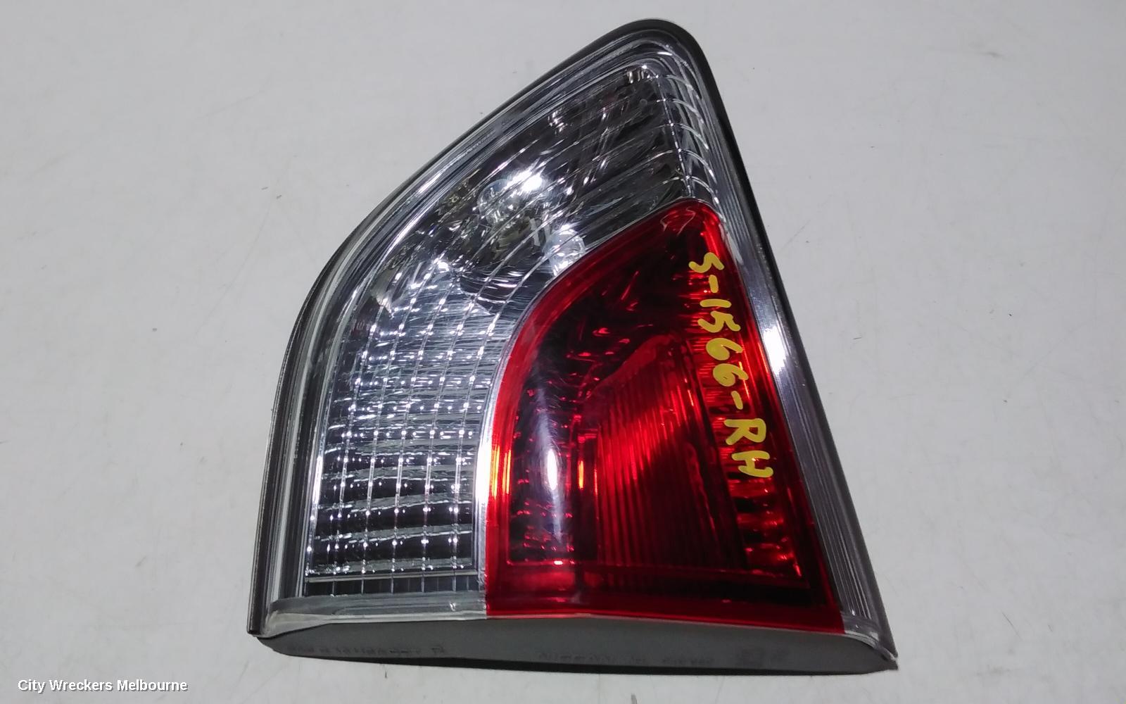 NISSAN PATHFINDER REAR GARNISH, TAILGATE LAMP (RH SIDE), R52, 10/2013 - 11/2016 - Image 2