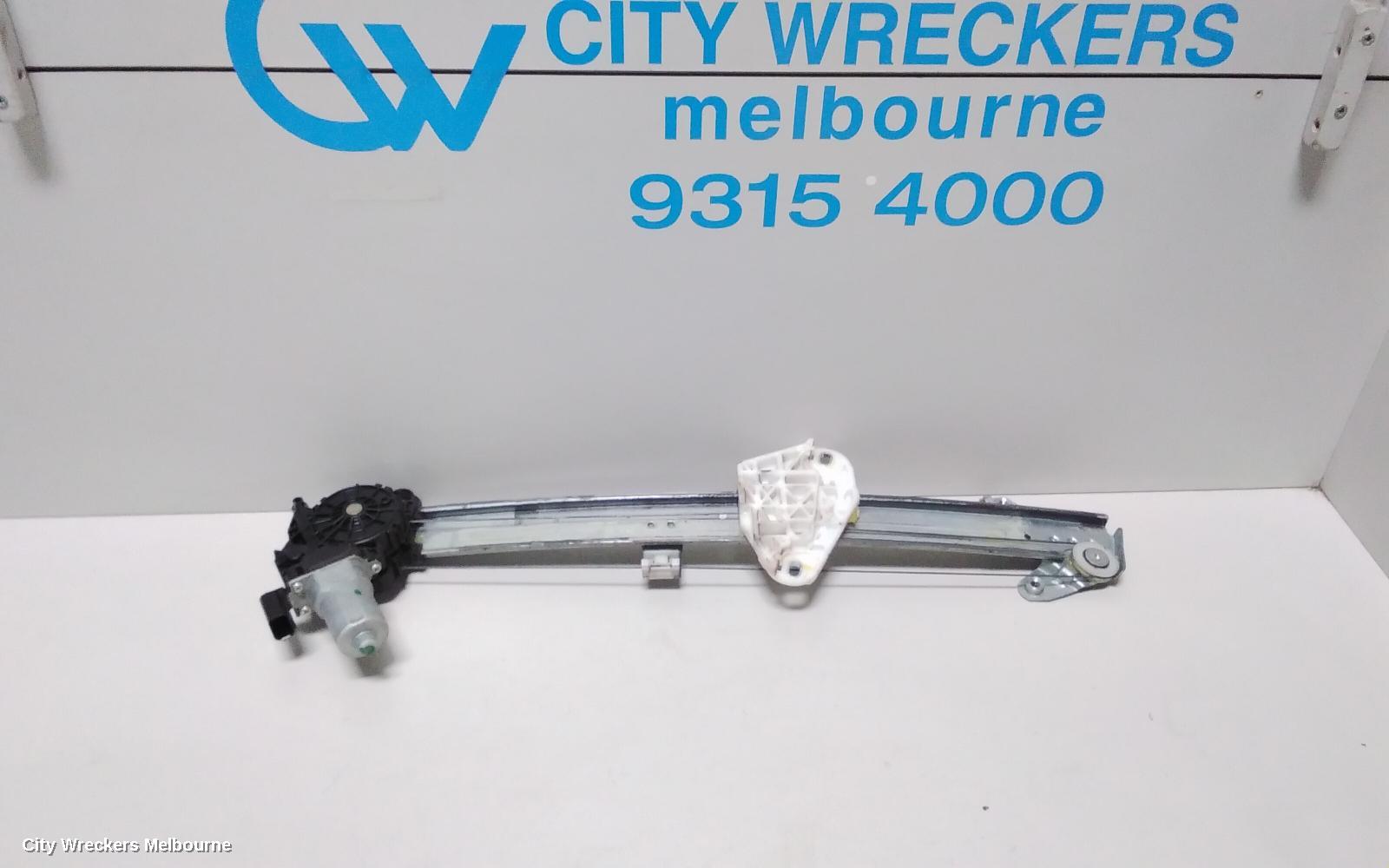 HONDA HRV RIGHT FRONT WINDOW REG/MOTOR, RU, 12/2014 - 10/2021 - Image 1
