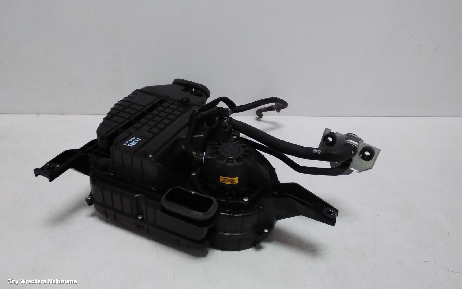 KIA SORENTO HEATER FAN MOTOR, UM, 03/2015 - 02/2020 - Image 1