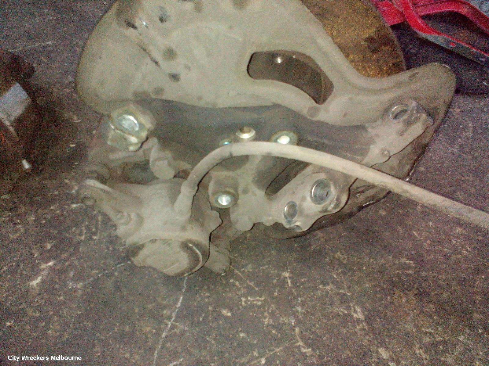 MERCEDES C CLASS LEFT FRONT HUB ASSEMBLY, W204/S204/C204, NON AMG TYPE, 07/2007 - 01/2015 - Image 3