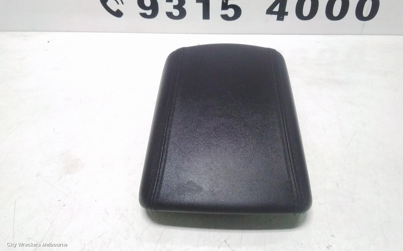 HYUNDAI TUCSON CONSOLE, CONSOLE LID ONLY, TL, W/ PARK BRAKE LEVER, 06/2015 - 01/2021 - Image 2