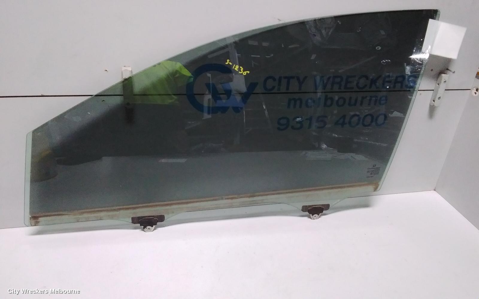 HONDA CRV LEFT FRONT DOOR WINDOW, RM, 11/2012 - 04/2017 - Image 1
