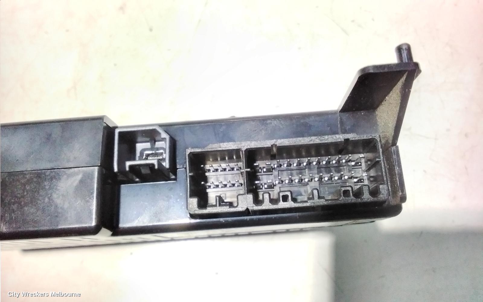 CHRYSLER 300C ECU, BLUETOOTH MODULE, LX, 07/2012 ONWARDS - Image 3